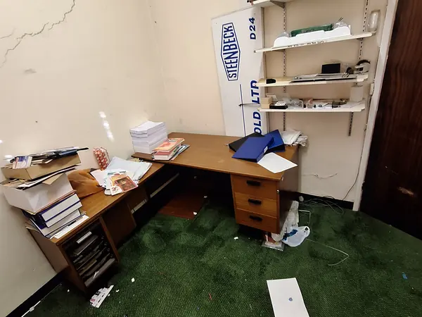 Offices and workshop before a commercial clearance