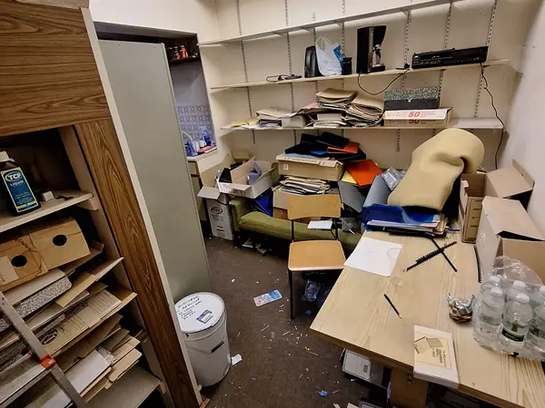 Offices and workshop before a commercial clearance