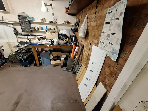 Offices and workshop before a commercial clearance