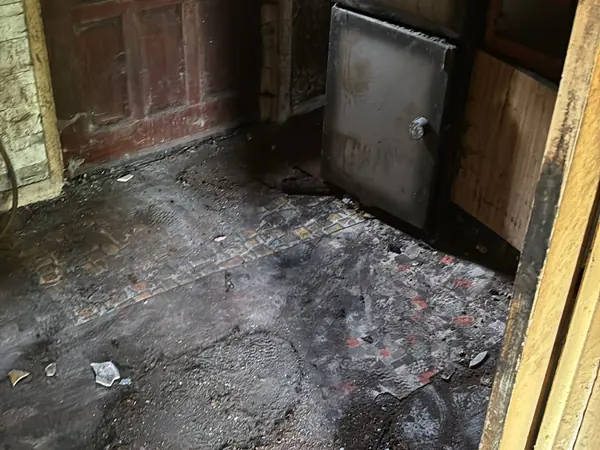 The same rooms emptied down to the floor
